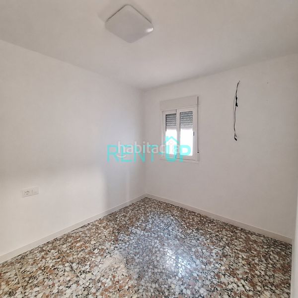 Foto a45166fb-bf11-4025-842c-569b5fc857ba. Casa amb xemeneia a Rotglá y Corberá