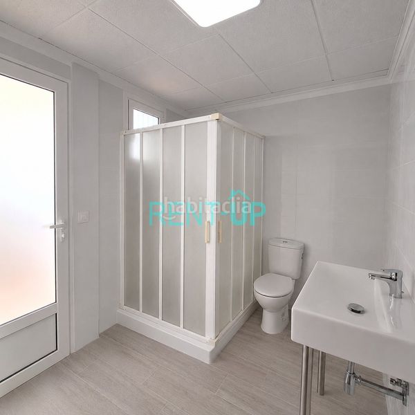 Foto d756e287-e958-48eb-8777-d90ebefbe8aa. Casa amb xemeneia a Rotglá y Corberá
