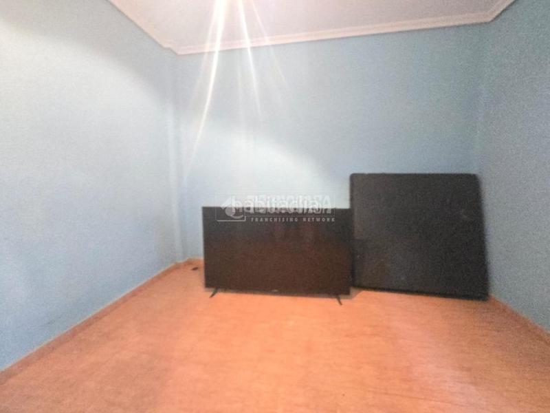 Foto ae16b772-b651-4f7f-b2f7-c758b0ae65e8. Pis a Torrefiel Valencia