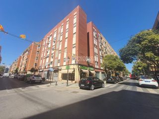 Local Comercial a Torrefiel. Local comercial en venta en valencia