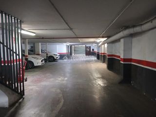 Aparcament cotxe a Torrefiel. Boxplaza de garaje en venta en valencia