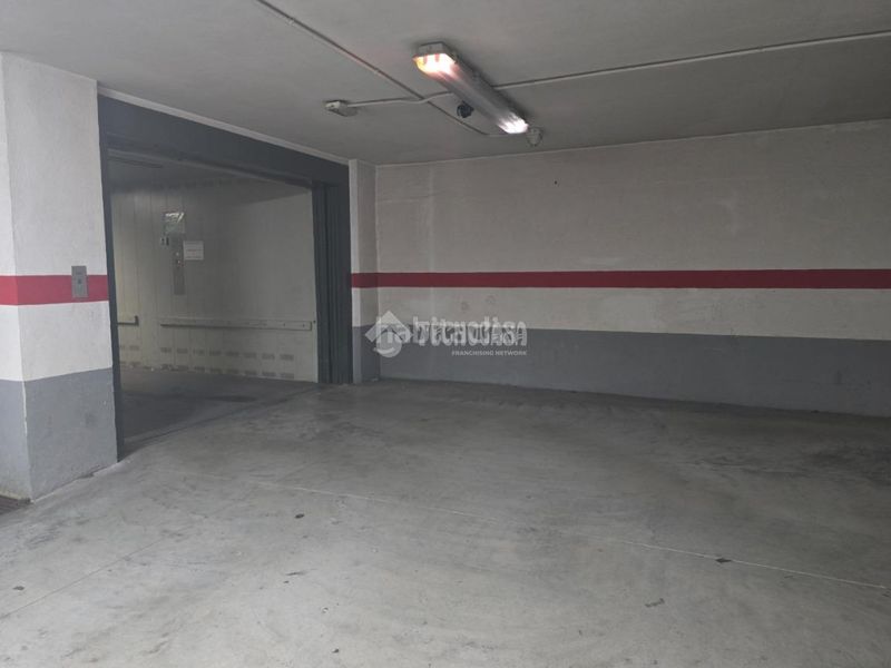 Foto 5abae233-2d34-4745-bb8d-4bffe06383ac. Aparcament cotxe a Torrefiel Valencia