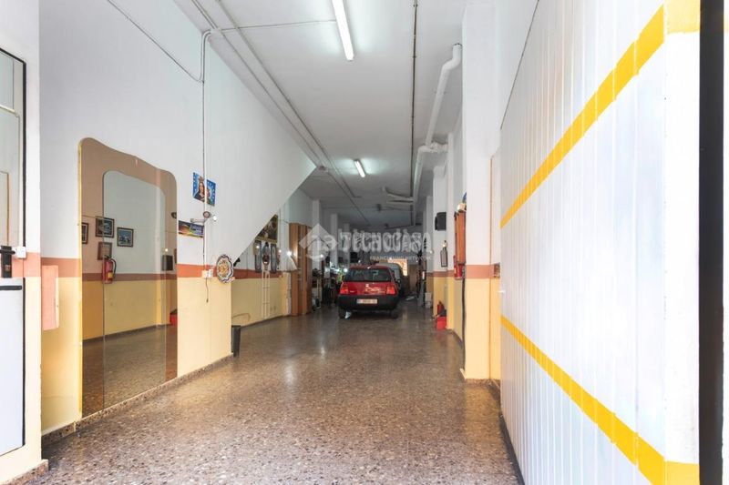 Foto 85b3e8a8-d8db-4e4f-a192-687a6e126348. Casa amb aparcament a Torrefiel Valencia