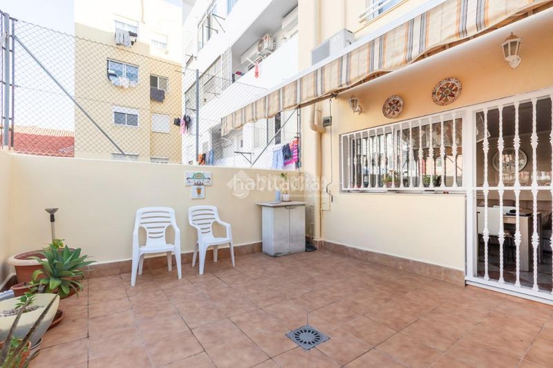 Foto f5aaa586-078e-44e0-8194-1ebc77581467. Casa amb aparcament a Torrefiel Valencia
