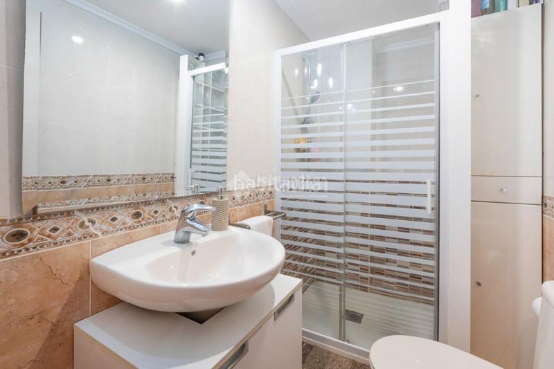 Foto f81a4eb8-a51d-4969-91ff-9b9c3572e006. Casa amb aparcament a Torrefiel Valencia