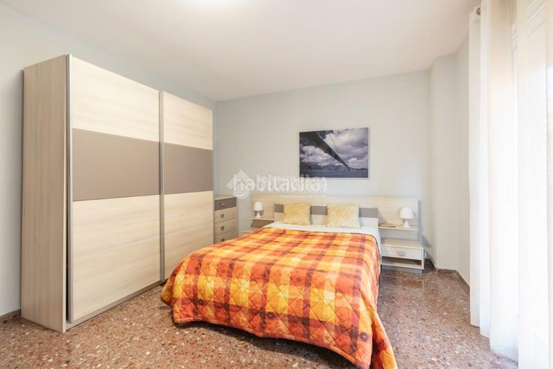 Foto f871dd2f-29d5-450b-b9f6-8dbac9c0f5f2. Casa amb aparcament a Torrefiel Valencia