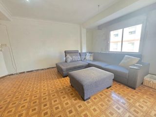 Flat in Torrefiel. Piso en venta en valencia