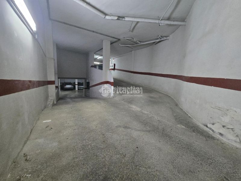 Foto 0254ddee-47bb-48f7-bb37-7989799d51c0. Aparcament cotxe a Tavernes Blanques