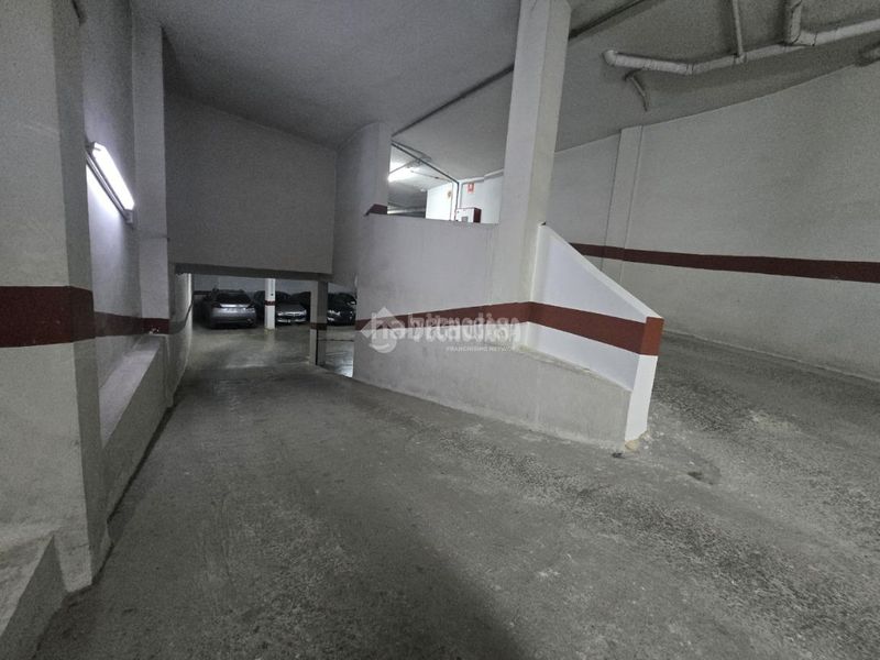 Foto 37d04a06-a799-4b36-a396-ea427803ab64. Aparcament cotxe a Tavernes Blanques