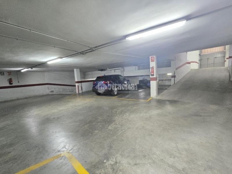 Foto a965d7e1-f615-4619-9e50-aeac6ee53bb3. Aparcament cotxe a Tavernes Blanques