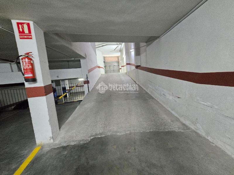 Foto bd5bf224-7d2f-4c31-88dd-cb13a702720e. Aparcament cotxe a Tavernes Blanques
