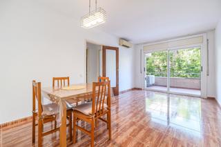 Pis a Centre-Estació. Piso en venta en la ramblas de gava 4 habitaciones