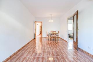 Pis a Centre-Estació. Piso en venta en la ramblas de gava 4 habitaciones