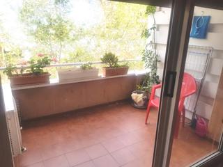 Miete Etagenwohnung in Passeig Maragall. Se alquila piso de 2 dormitorios.