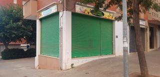 Rent Business premise in Diagonal-Colomeres. Se alquila local esquinero para cualquier tipo de negocio