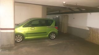 Aparcament cotxe a Avinguda de l'Eramprunyà 16