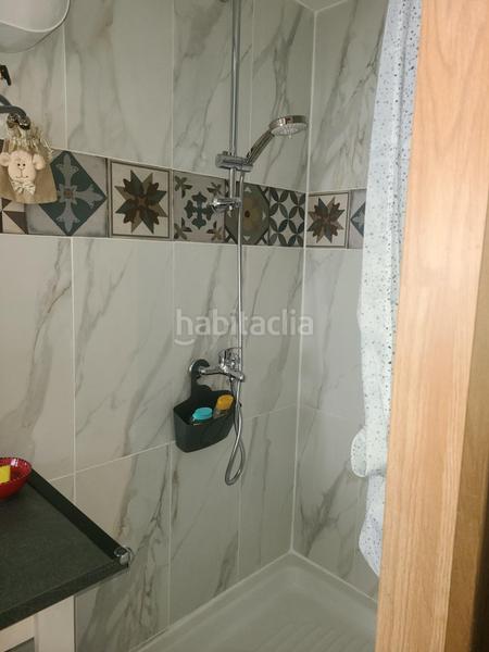 Foto 1b7f7a25-bc13-4db1-9182-a6e540ca2e10. Casa amb calefacció aparcament a Jonquera (La)