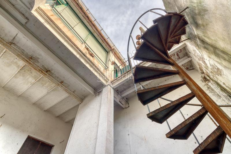 Foto f633f981-36ed-432f-af3c-c7c7d4750fac. Edifici a salvador dali/pep ventura/alvarez de castro a Figueres