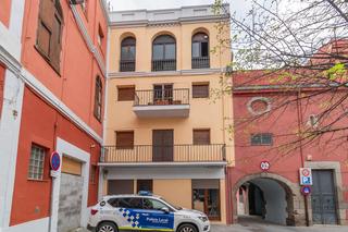 Edifici a Jonquera (La). Venta de edifico completo en el centro de la jonquera.