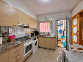 Pis a Creu de la Mà. Piso de 3 habitaciones en venta en figueres, zona creu de la ma