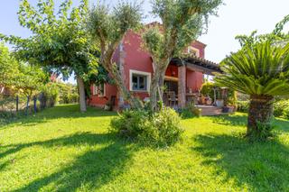 Casa a Peralada. Vivienda unifamiliar aislada en golf de peralada con jardín priv