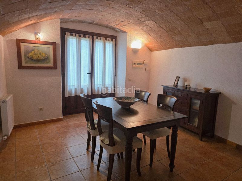 Foto 579130d0-f433-45c4-a76d-8d18f3a43b50. Casa adossada amb calefacció a Darnius