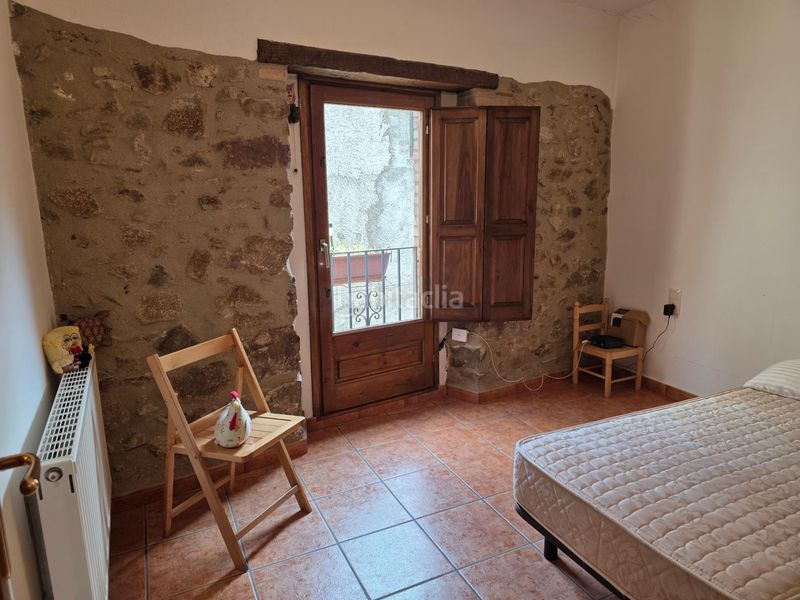 Foto 5b7f0e93-2b09-4136-bced-316bd44e37ff. Casa adossada amb calefacció a Darnius
