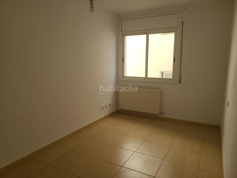 Foto 1bd661dc-fa9d-4cf7-8a92-9a05d4a72020. Pis amb calefacció aparcament a Creu de la Mà Figueres