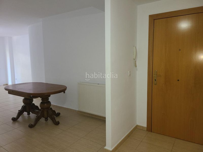 Foto 3fd5bd30-77e1-41ae-8dc8-9f2719639a38. Pis amb calefacció aparcament a Creu de la Mà Figueres