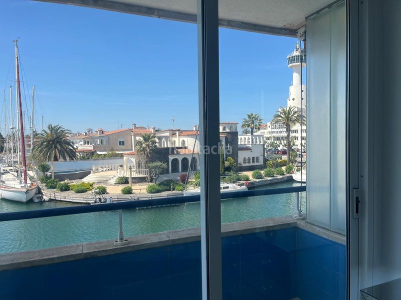 Foto dd1ebf37-0a72-42a6-b465-42deebac6e17. Dúplex amb aparcament piscina a Salins - Cavall de Mar Empuriabrava