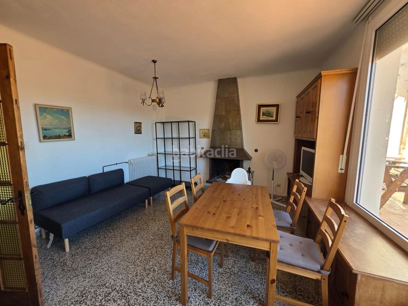 Foto 3c613370-8787-41d0-92c6-f78097283750. Casa adossada amb calefacció aparcament a Darnius