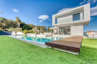 Casa  Calle ronda. Villa de ensueo con vistas espectaculares a solo 20 km del mar