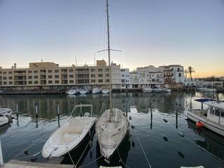 Appartement  Carrer carrer de port mox. Apartamento con vistas al canal,  garaje , amarre 8x4 y barco in