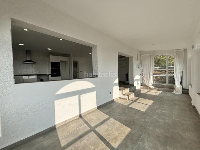 Foto e0e27b61-2d6d-4f97-9c20-1cb100265993. Chalet casa reformada con magníficas vistas en plena naturaleza un lugar único para vivir! en Roses