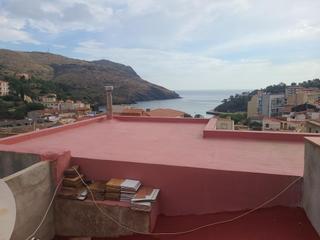 Maison à Portbou. Casa con 2 pisos y un local comercial en venta en portbou