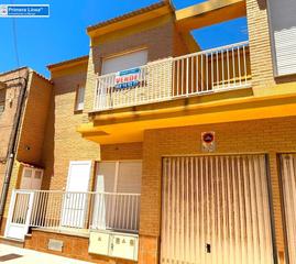 Maison jumelée à Los Nietos. Venta de adosado muy cerca del mar en los nietos