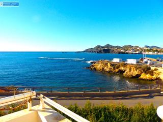 Chalet en Cabo de Palos. Venta de chalet en 1 lnea en cabo de palos