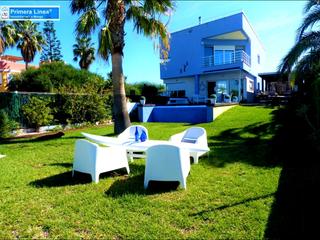 Chalet en Veneziola. Venta de chalet con vistas en la manga