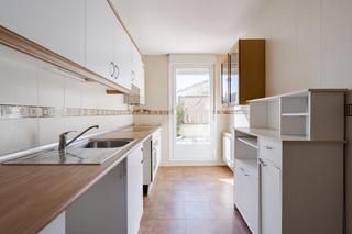 Maison jumelée à Carabaña. Oportunidad única en carabaña!