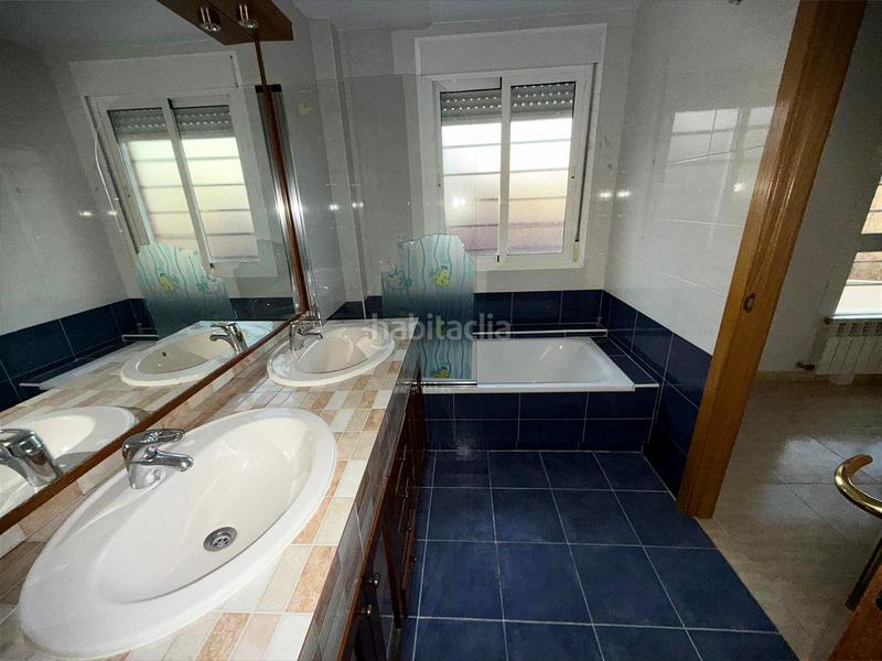 Foto 2908b5fa-baf1-42a3-bd16-04ff643bba08. Semi detached house in Campo Real