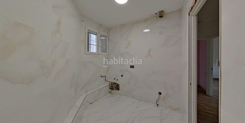 Foto 974c8f83-b6a7-411c-803c-cc5eacbf1c07. Pis a Villaverde Alto Madrid