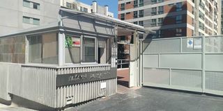 Aparcament cotxe a San Juan Bautista