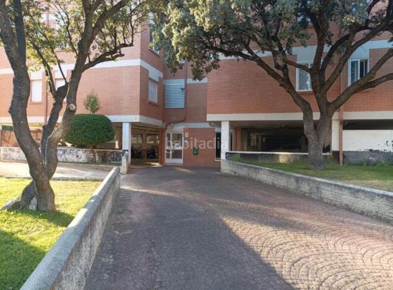 Foto f5d2637c-0a44-4a3c-95bd-af523f9a4528. Autoparkplatz in Navalquejigo-Los Arroyos Escorial (El)