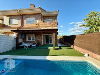 Semi detached house en Las Castaeras - Bulevar. Chalet pareado bulevar