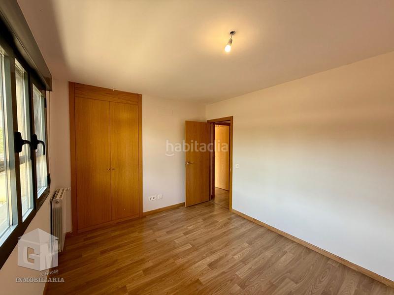 Foto 7e37cfe7-cc35-46b3-a7d8-e8f8c9a617a5. Casa adossada amb calefacció aparcament a Sur - PAU 4 Móstoles