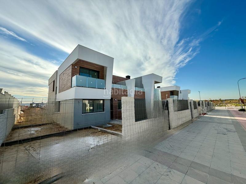 Foto 528779a2-925f-40e9-a8ba-6d3a16ba063f. Casa con riscaldamento parcheggio piscina in El Bosque Villaviciosa de Odón