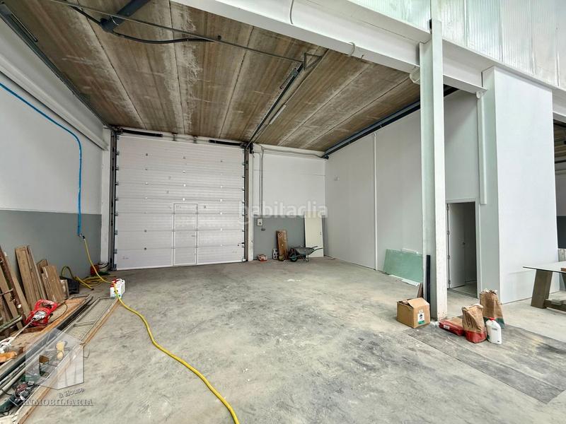 Foto 28219d6d-48cf-499e-8448-cbcbdf1d20c6. Bâtiment à usage industriel dans Las Castañeras - Bulevar Arroyomolinos