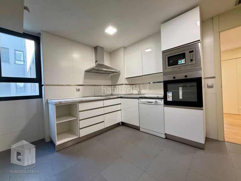 Foto 64a7e760-af95-4e62-ac2f-3b8cafdd3cde. Rent flat with heating parking pool in Las Castañeras - Bulevar Arroyomolinos