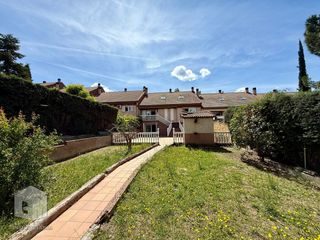 Casa adossada a Monte Rozas