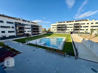 Rent Flat in La Dehesa - El Pinar. Piso alquiler navalcarnero